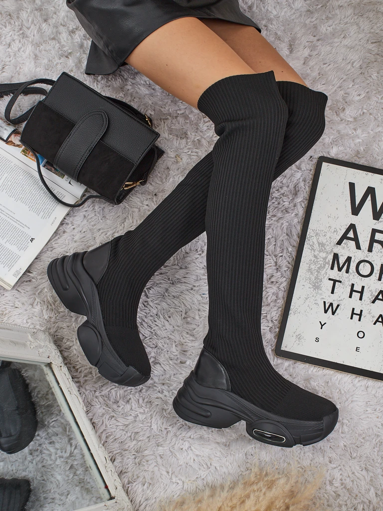 Lange Damen Schlupf-Overknee-Stiefel mit dicker Sohle Ravmora