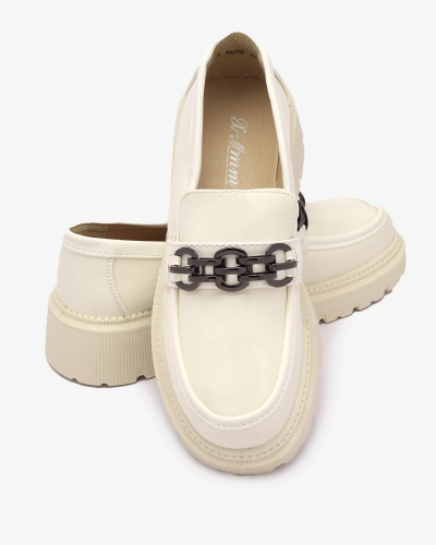 Жіночі лаковані мокасини кремового кольору Adolos- Footwear