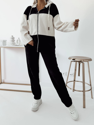 Жіночий спортивний комплект Royalfashion в чорну смужку