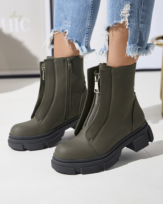 Isolierte dunkelgrüne hohe Damenstiefel Slovys- Footwear