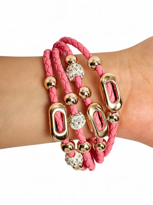 Жіночий браслет з намистинами та цирконами