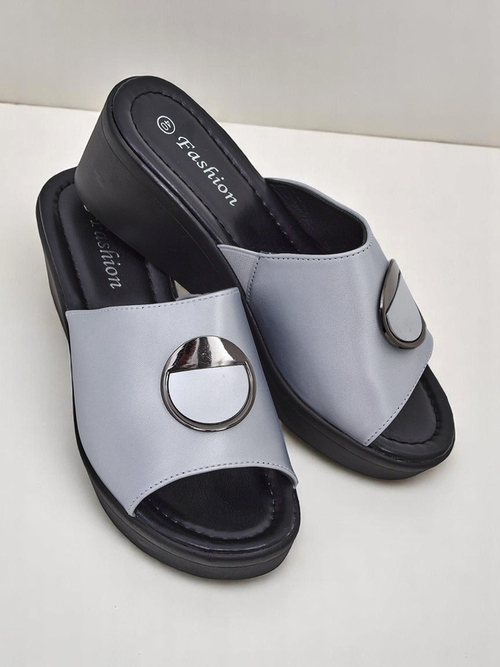 Royalfashion Жіночі босоніжки на танкетці Elira