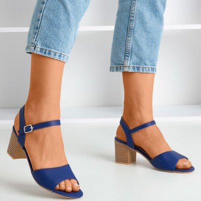 Dunkelblaue Sandalen am oberen Loaha-Pfosten - Schuhe 1