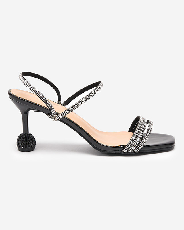 Schwarz lackierte Hausschuhe mit niedrigem Absatz Lakopi - Schuhe