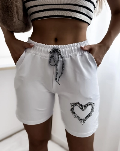 Royalfashion Weiße Damen-Shorts mit Zirkonia-Herz