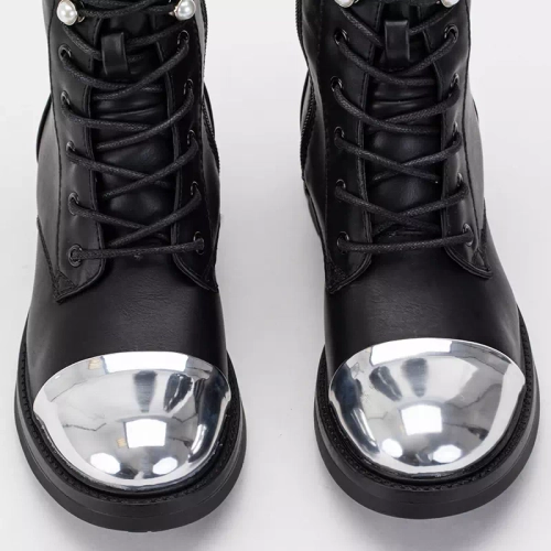 OUTLET Чорні черевики з металевим носком Konax - Взуття