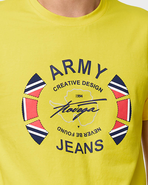 Жовта чоловіча футболка з принтом - Одяг