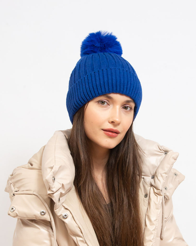 Royalfashion Marineblaue isolierte Damenmütze mit Pompon