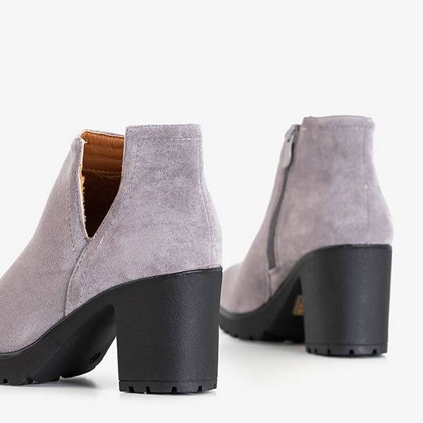 OUTLET Hellgraue, isolierte Damenstiefel auf dem Ryoko Post - Footwear