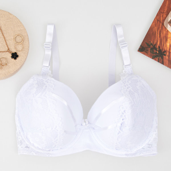 Weißer gepolsterter BH - Unterwäsche