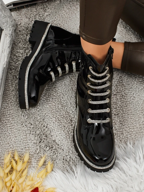 Лаковані шнуровані жіночі ботильйони Fjorra