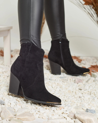 Royalfashion Schwarzer isolierter Damenstiefel Diva Charms