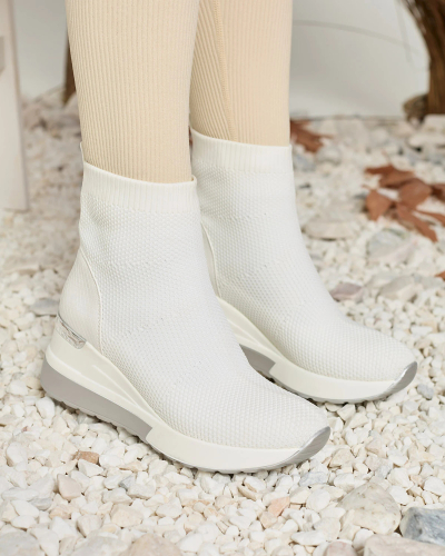 Royalfashion Weiße Stiefel auf Anker a'la Socke Carneni