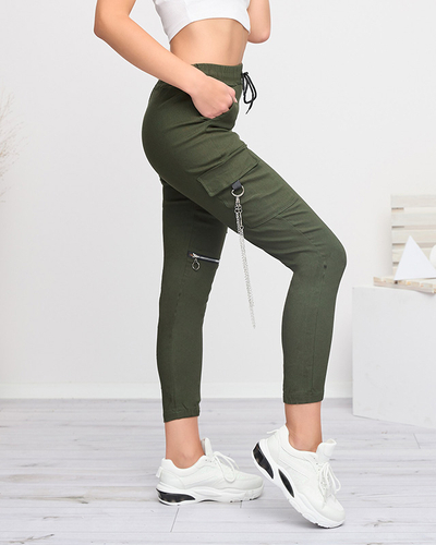 Dunkelgrüne Damen-Cargohose mit Kette - Bekleidung