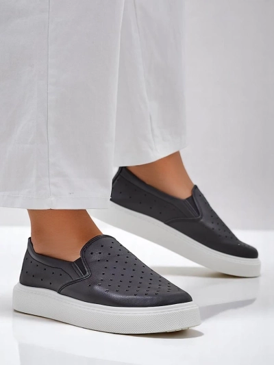 Royalfashion Perforierte Damenschlupfschuhe Emayla