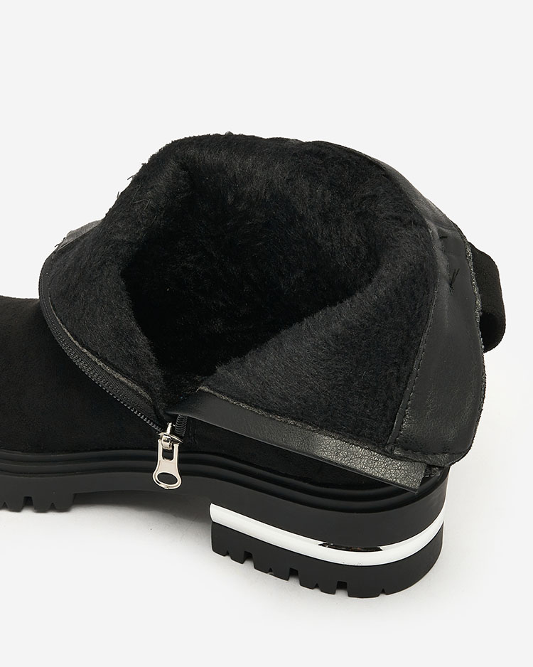 Royalfashion Schwarze Stiefel aus Öko-Wildleder mit Riemen und Reißverschlüssen Redmisala