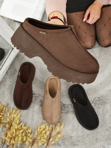 Kurze Damenstiefel im Schneestiefel-Stil mit Fell Calindra