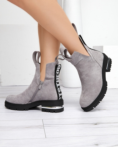 Hellgraue Damenstiefel mit flachem Absatz Dezi - Schuhe