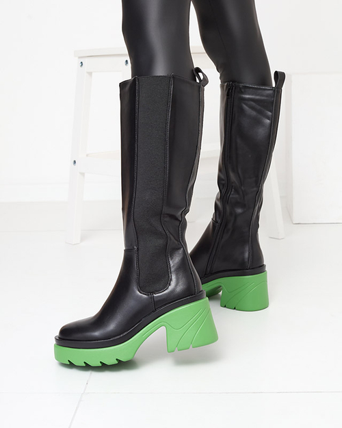 Чорні жіночі чоботи на суцільній зеленій підошві Beriwa - Взуття
