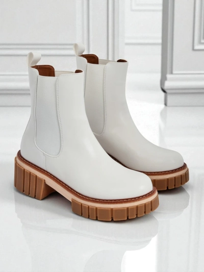 Amber Walk Stiefeletten mit Blockabsatz aus Öko-Nubukleder