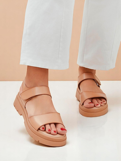 Royalfashion Damensandalen mit dickerer Sohle Otvanna