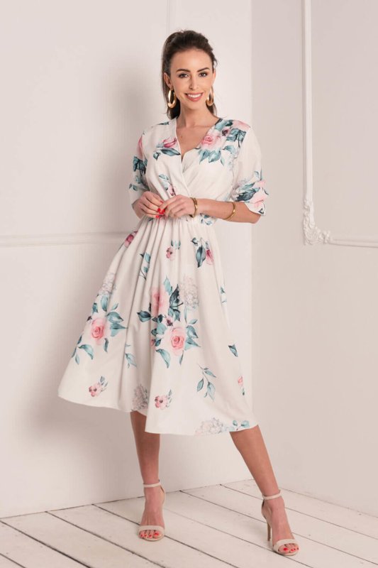 Weißes ausgestelltes Blumenkleid - Kleidung