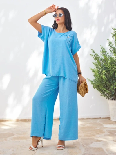 Royalfashion Damen-Set mit kurzen Ärmeln, dekorativer Blume und weitem Hosen