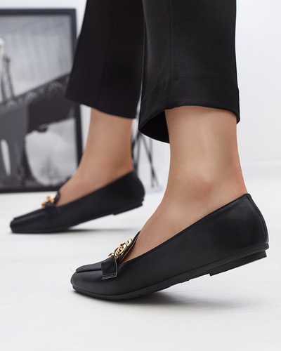 Schwarzer Damen-Mokassin mit Prägung und einer Kette an der Spitze - Schuhe