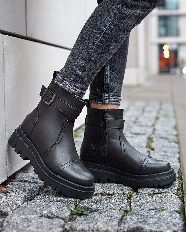 Schwarze Damenstiefel mit Schnalle Utilas - Footwear