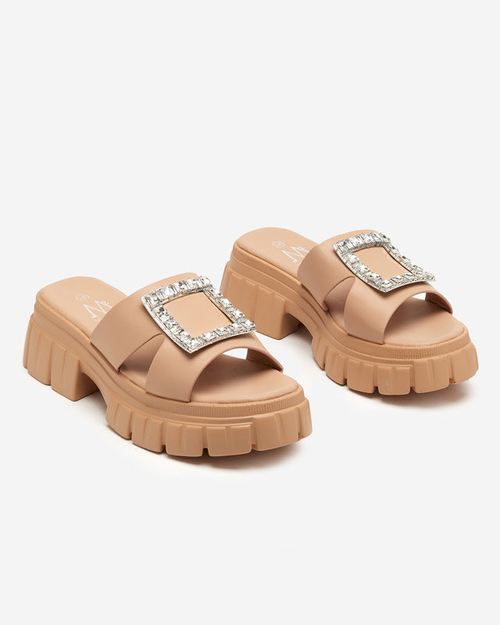 Бежеві жіночі шльопанці на масивній підошві зі стразами Vetasi