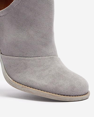 Hellgraue Damenstiefeletten mit Cintura-Ausschnitten - Schuhe