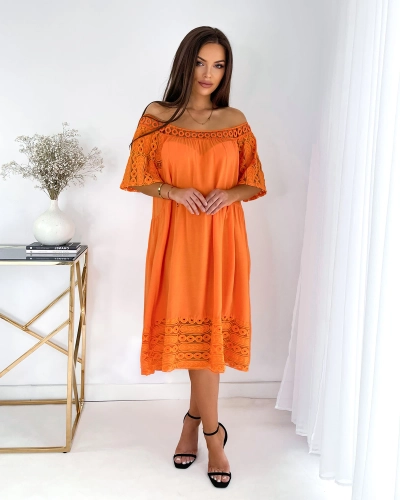 Royalfashion Orangefarbenes Damenkleid mit Spitzeneinsätzen