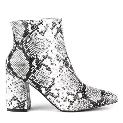 OUTLET Schwarz-weiße Stiefel auf einem Pfosten mit Serpentinenmuster Verano - Schuhe