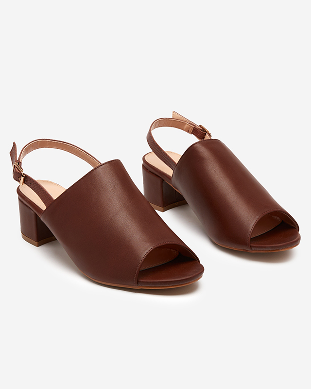 Dunkelbraune Damensandalen auf niedrigem Pfosten Chonu - Footwear