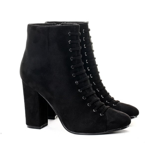 Czarne botki na słupku - Obuwie