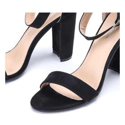 Schwarze Sandalen an einem Pfosten mit Marlenschnalle - Schuhe 1