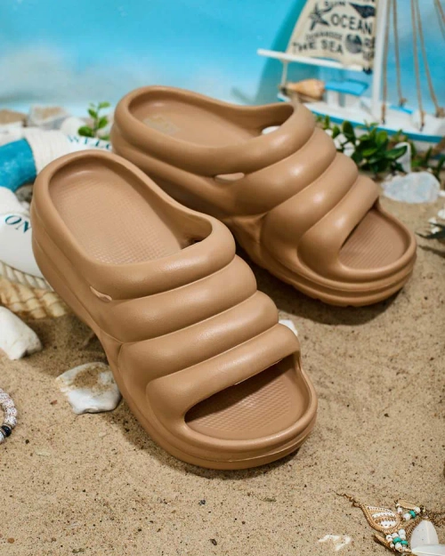 Royalfashion Жіночі шльопанці гумові Koriv