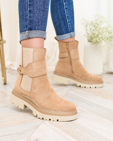 Royalfashion Hellbraune Damenstiefel mit Zierriemen Doasa