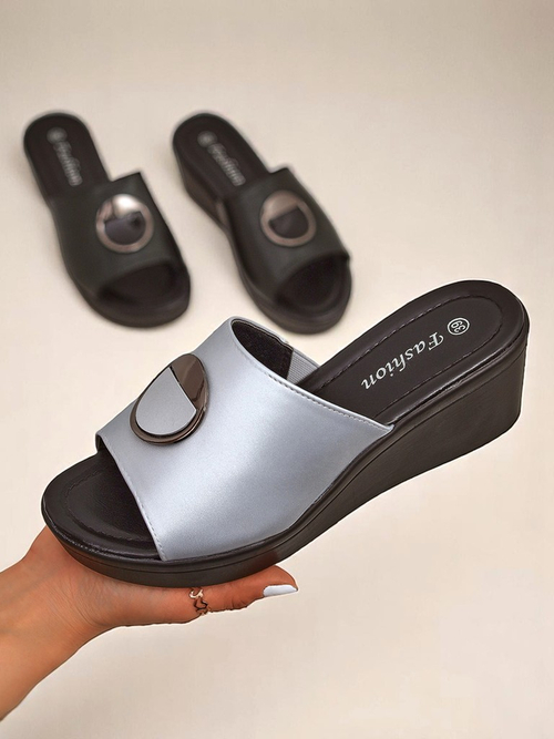 Royalfashion Жіночі босоніжки на танкетці Elira