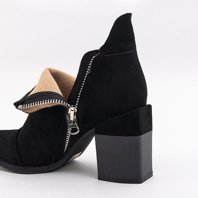 Schwarze Damenstiefel mit Ausschnitten Plinara - Schuhe