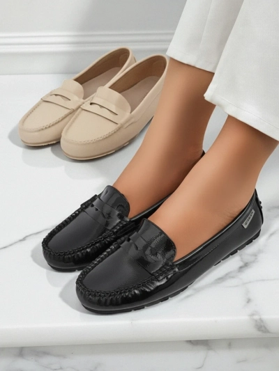 Damen Mokassins Cyra Nero aus lackiertem Öko-Leder, klassischer italienischer Stil