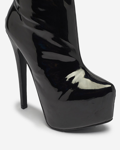 Lackierte Damenstiefel in Schwarz Leccie- Footwear