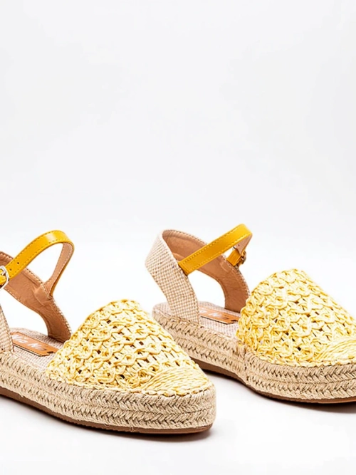 Жовті жіночі еспадрільї з ажурним триумфом - Взуття