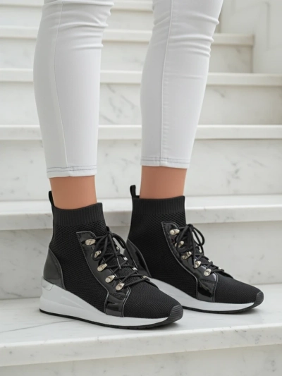 Klassische Giulietta Sneakers Schwarz mit Keilabsatz
