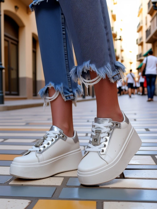 Royalfashion Жіночі спортивні кросівки Kisoffi