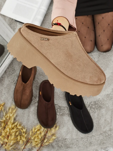 Kurze Damenstiefel im Schneestiefel-Stil mit Fell Calindra