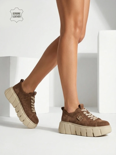 Sportliche Damen-Sneakers aus Naturleder Renos