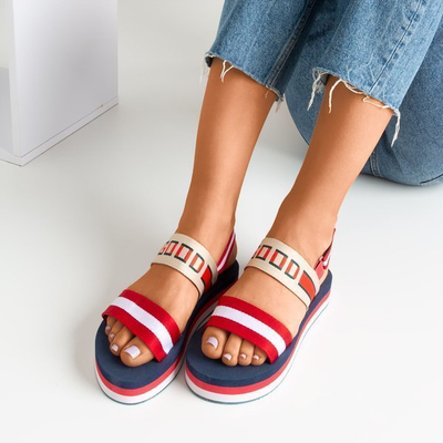 Rote Sandalen auf der Calybe-Plattform - Schuhe 1