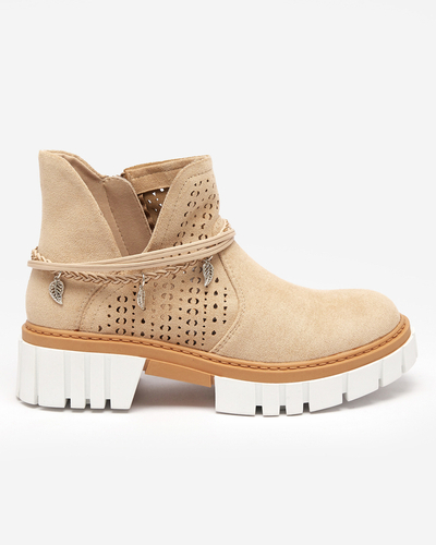 Durchbrochene beige Damenstiefel mit Versi-Dekorationen - Schuhe