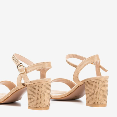 Beige Sandalen auf einem höheren Pfosten, verziert mit Tina Zirkonia - Schuhe 1